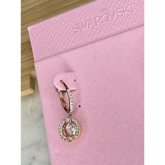 Swarovski Crystal Gold Tone Drop Earrings Elegant Stunning Chic Glitzy Fashion - Picture 3 of 12